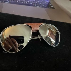 Gant Mens sunglasses w/built in leather dust shield.